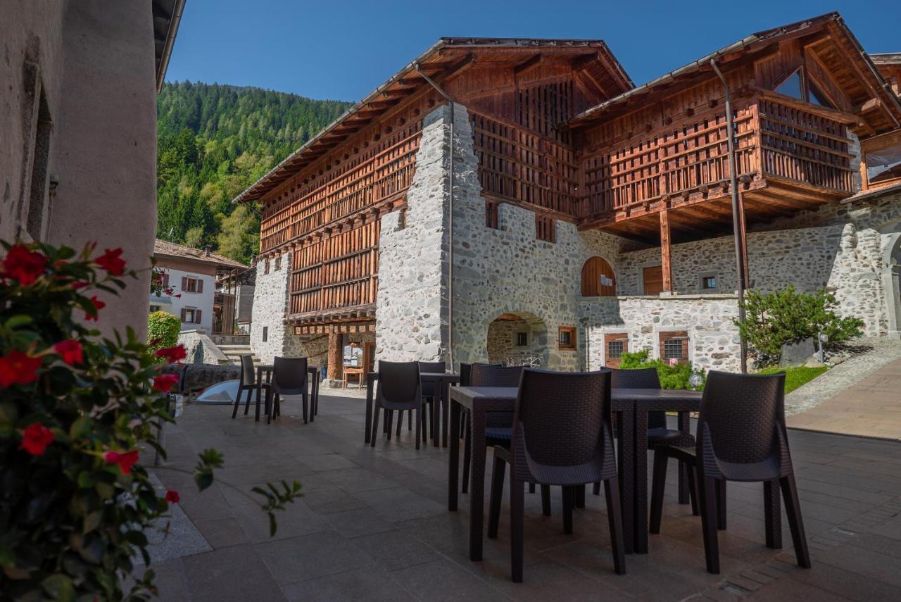 Palazzo Lodron Bertelli. Dimora Storica & 4* Caderzone