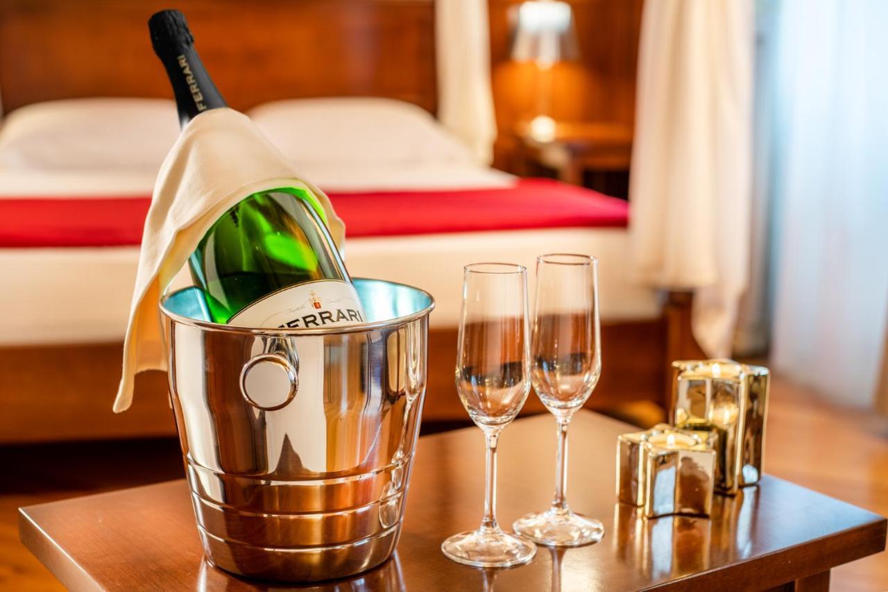 Palazzo Lodron Bertelli. Dimora Storica & 4* Caderzone